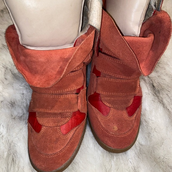 Sneakers - Picture 1 of 2